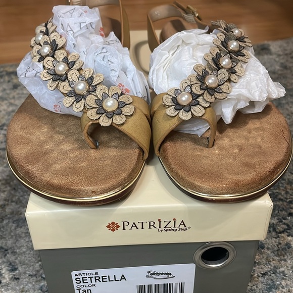 Patrizia by Spring Step Setrells Women’s Flat Sandals Size 38 (US 7.5-8)
Tan - Picture 4 of 13